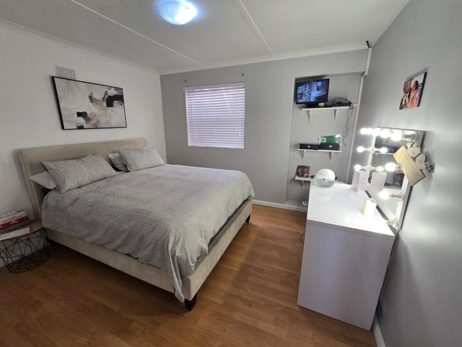 5 Bedroom Property for Sale in Portlands Western Cape